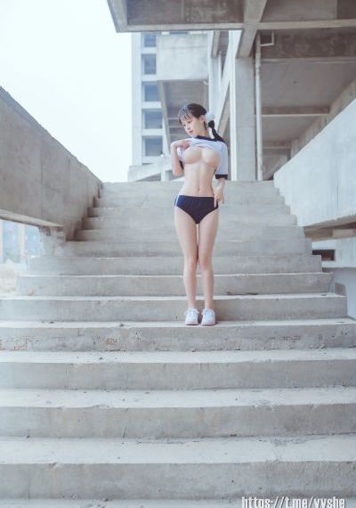 机械女警